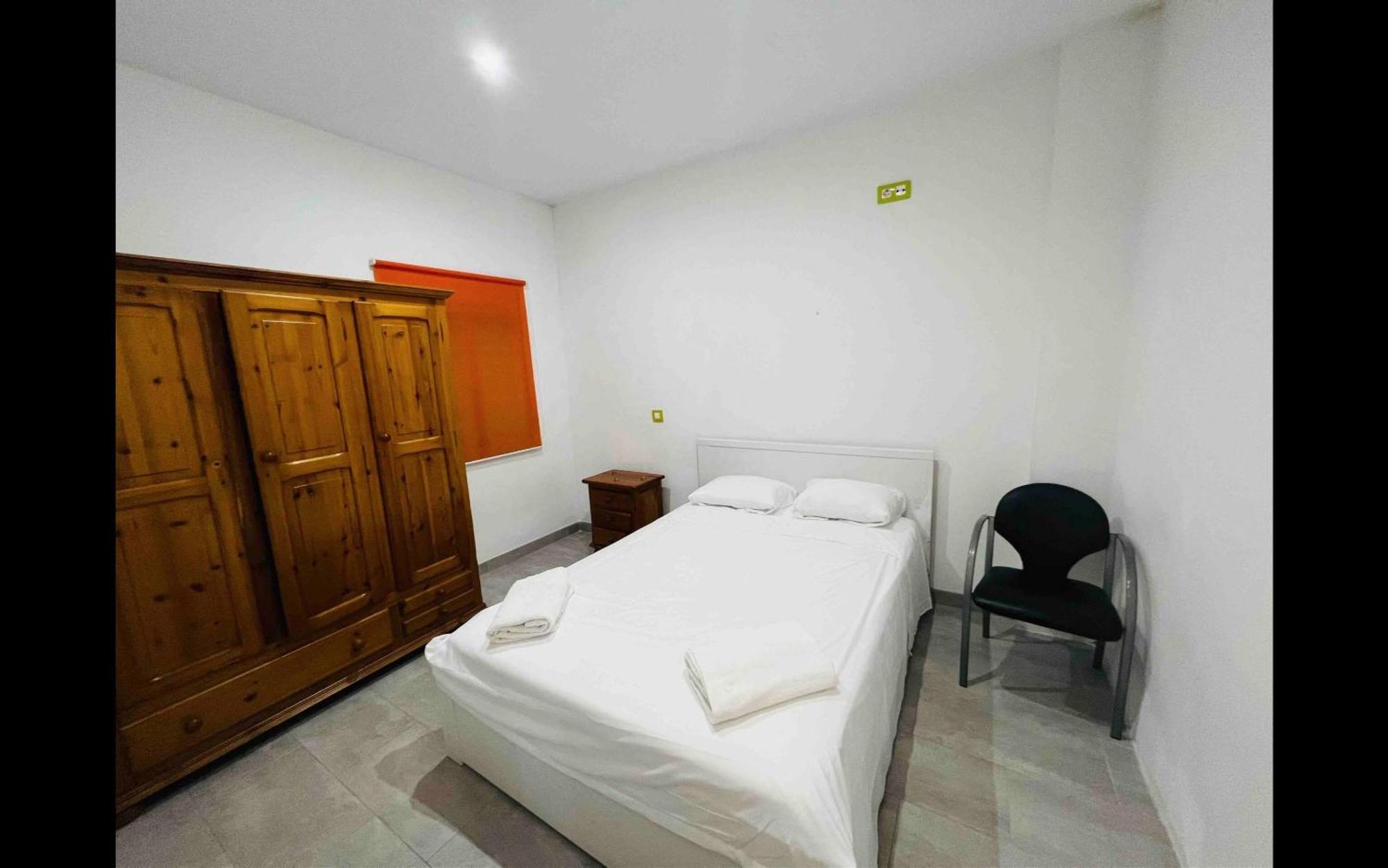 Habitacion Comoda Севиля Екстериор снимка